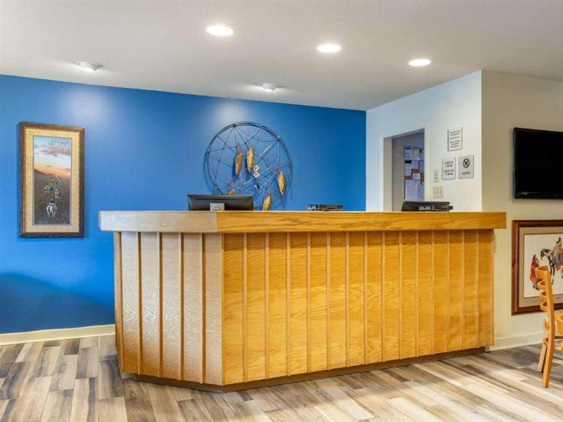 Econo Lodge Cherokee Near River Park Экстерьер фото