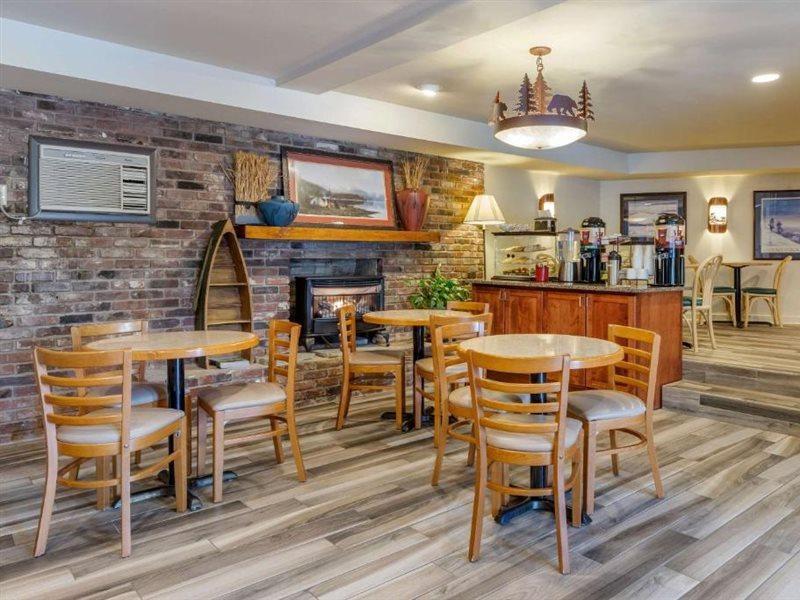 Econo Lodge Cherokee Near River Park Экстерьер фото