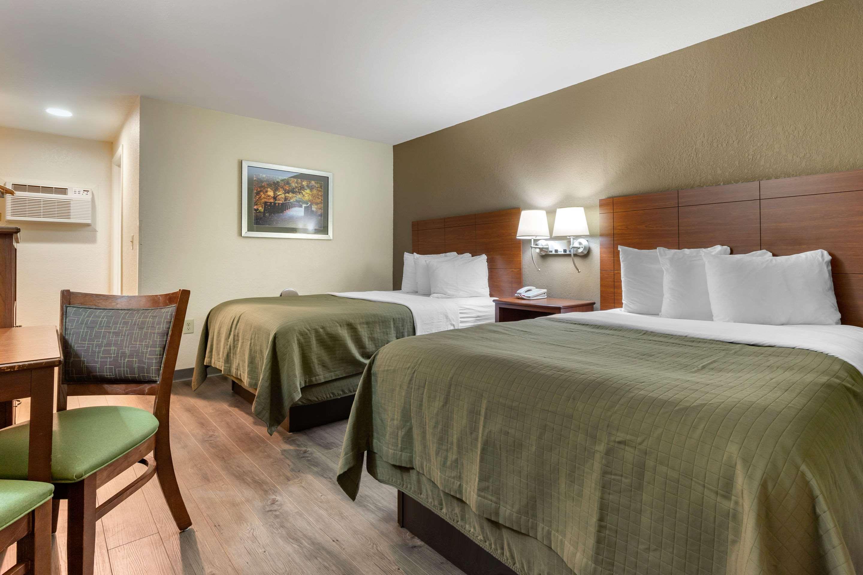 Econo Lodge Cherokee Near River Park Экстерьер фото