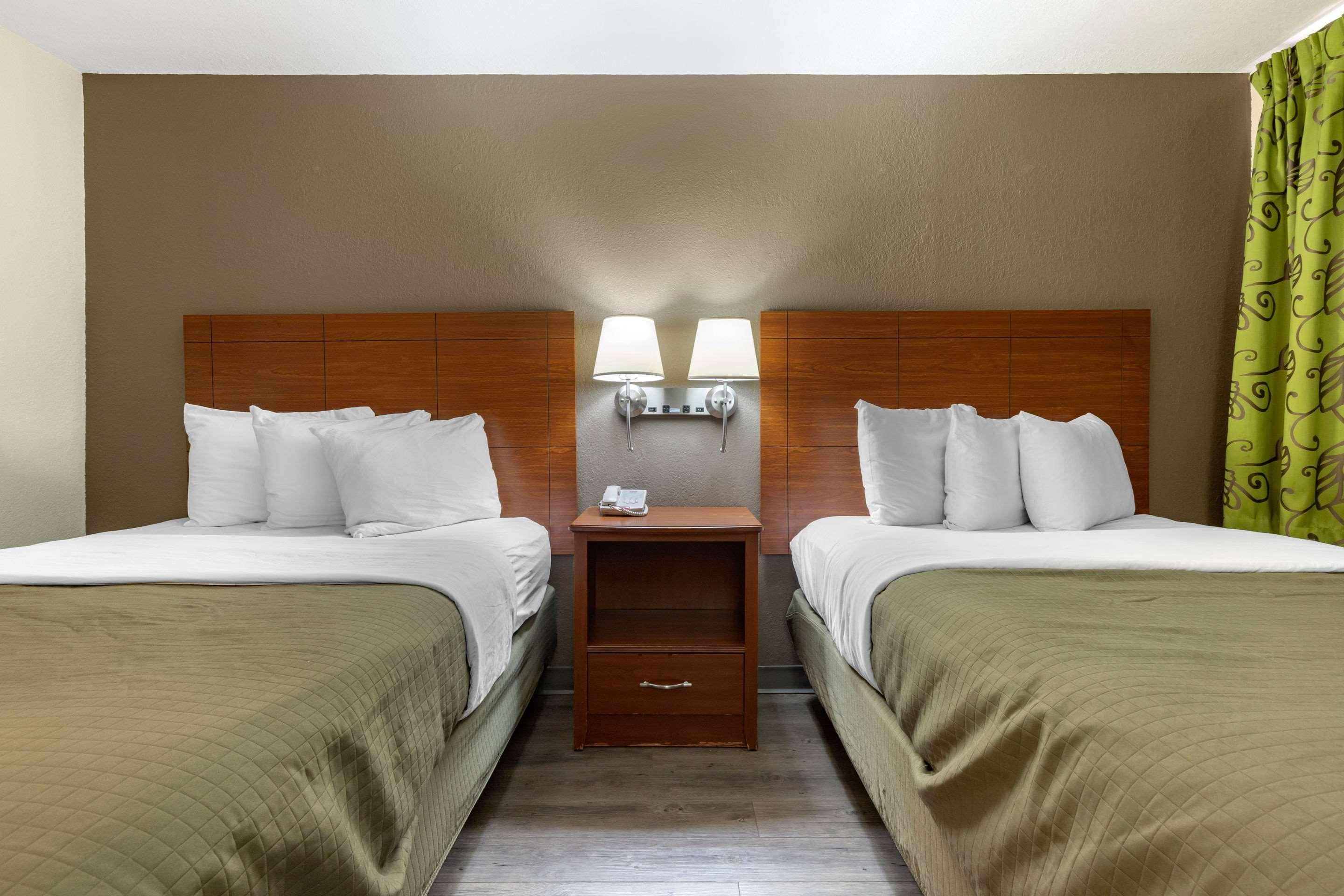 Econo Lodge Cherokee Near River Park Экстерьер фото