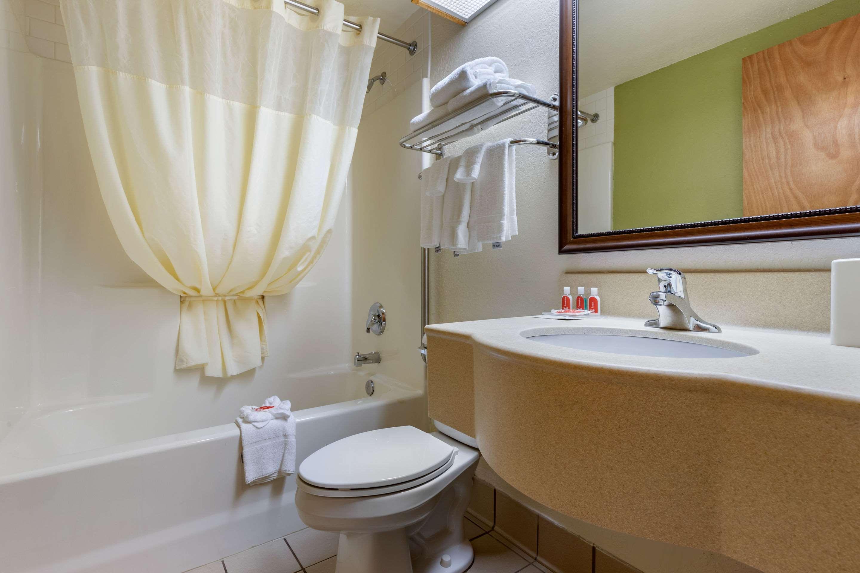 Econo Lodge Cherokee Near River Park Экстерьер фото