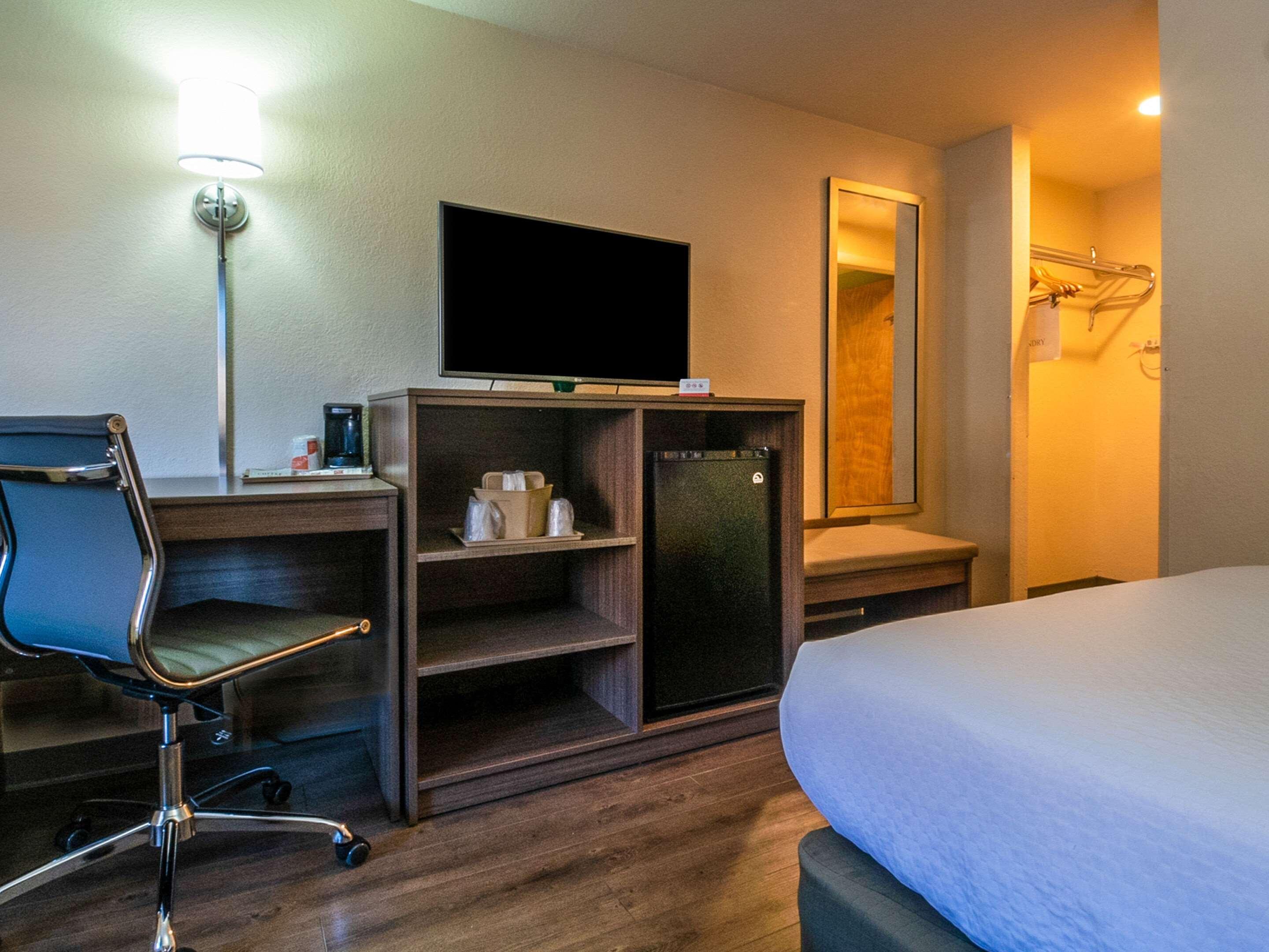 Econo Lodge Cherokee Near River Park Экстерьер фото