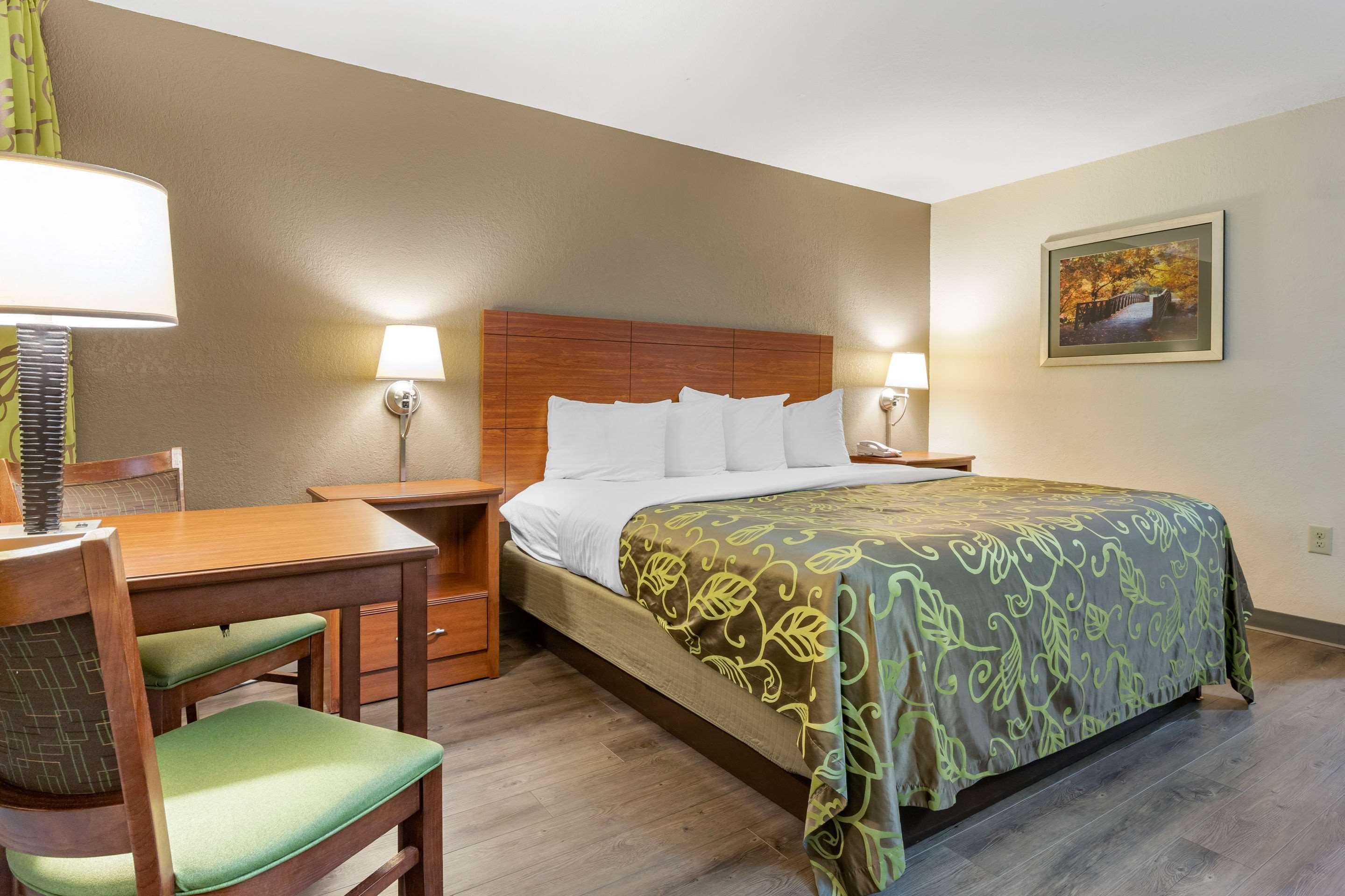 Econo Lodge Cherokee Near River Park Экстерьер фото