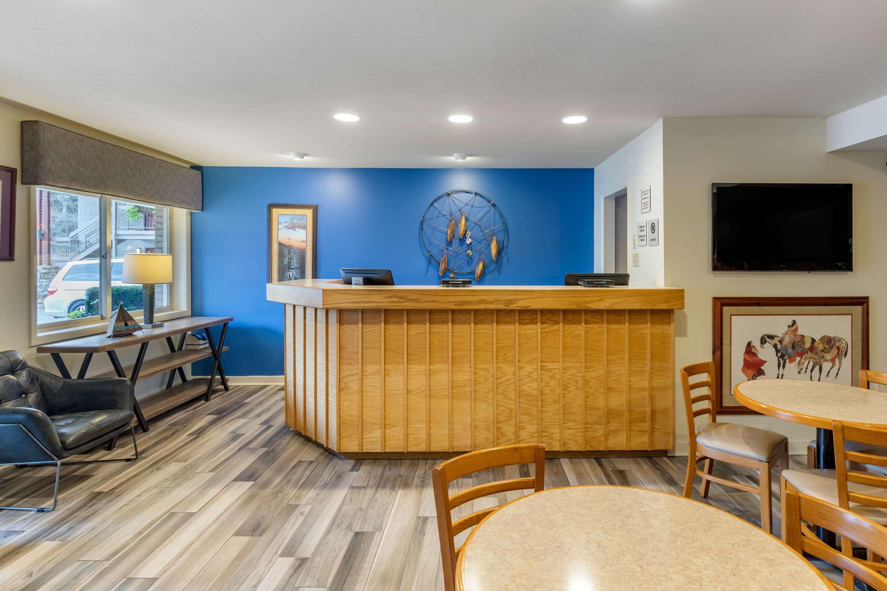 Econo Lodge Cherokee Near River Park Экстерьер фото