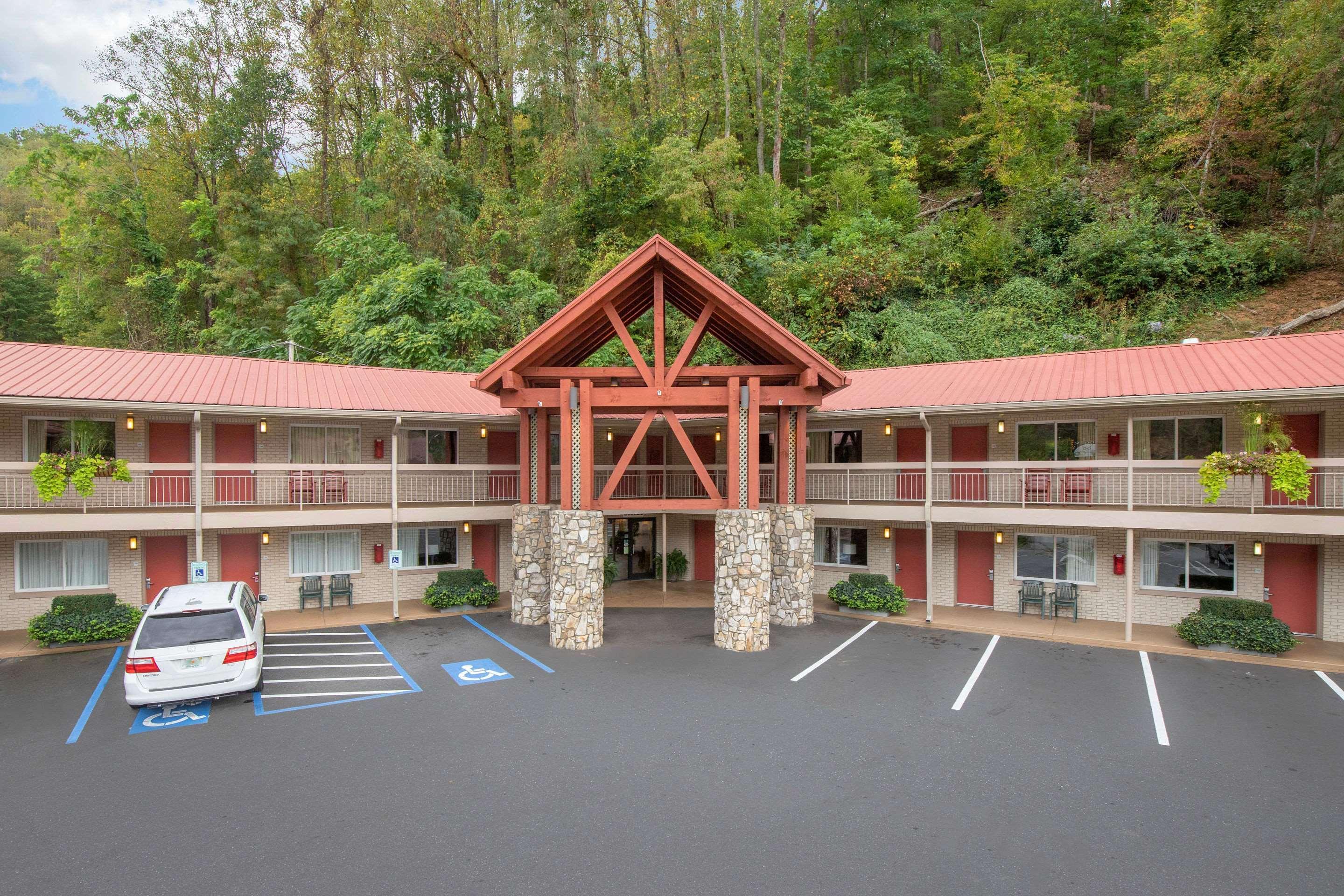 Econo Lodge Cherokee Near River Park Экстерьер фото