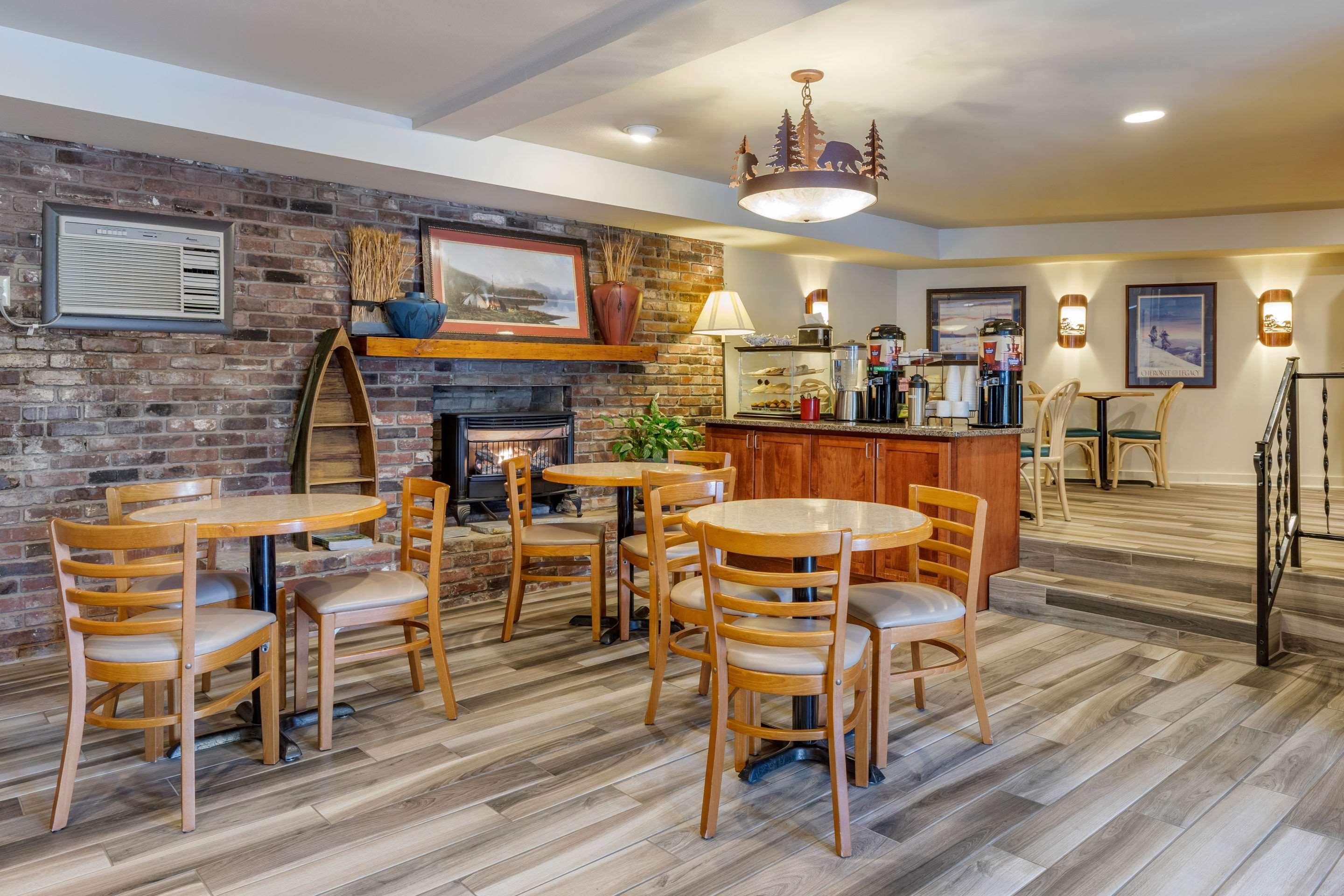 Econo Lodge Cherokee Near River Park Экстерьер фото
