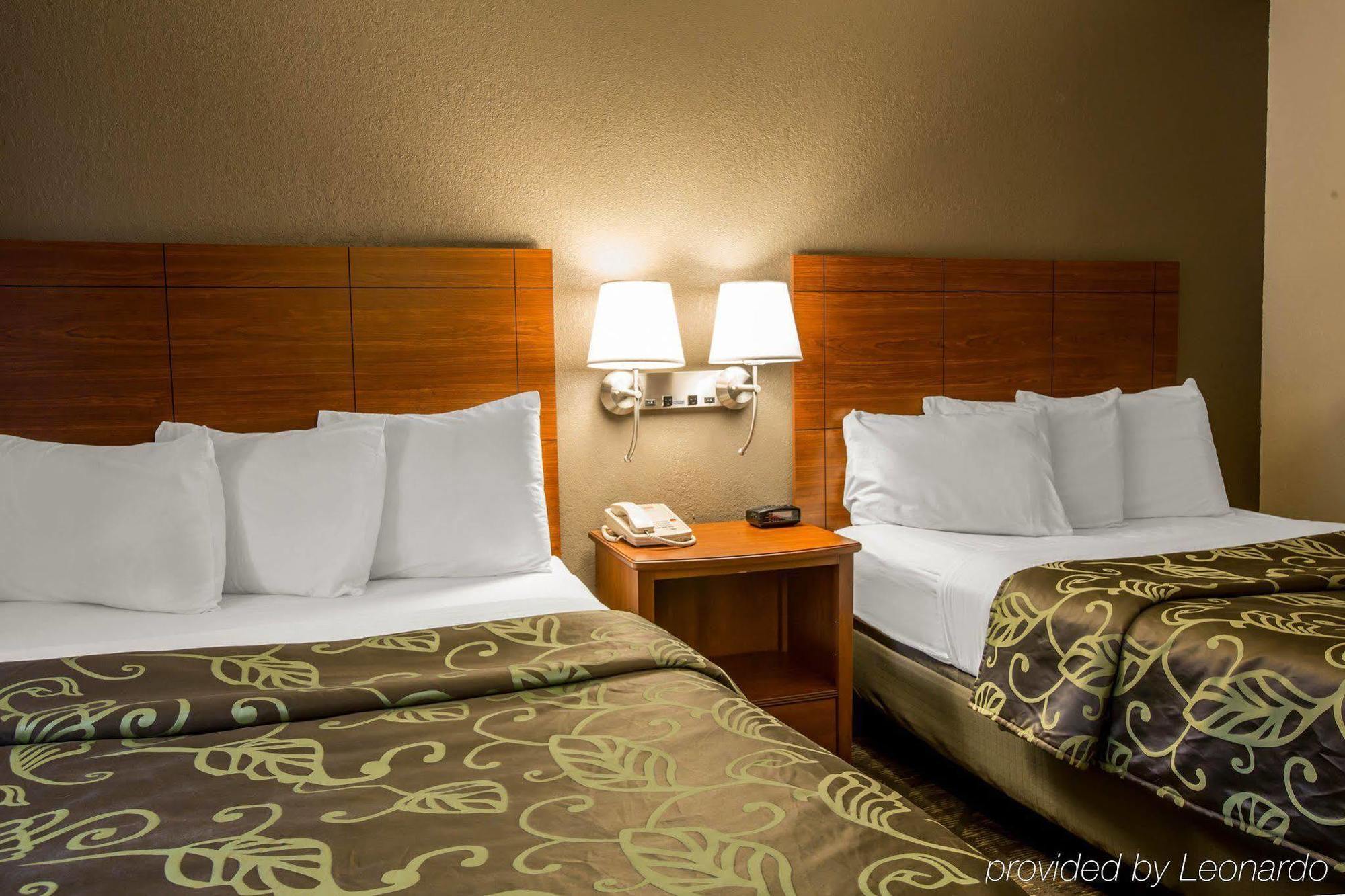 Econo Lodge Cherokee Near River Park Экстерьер фото