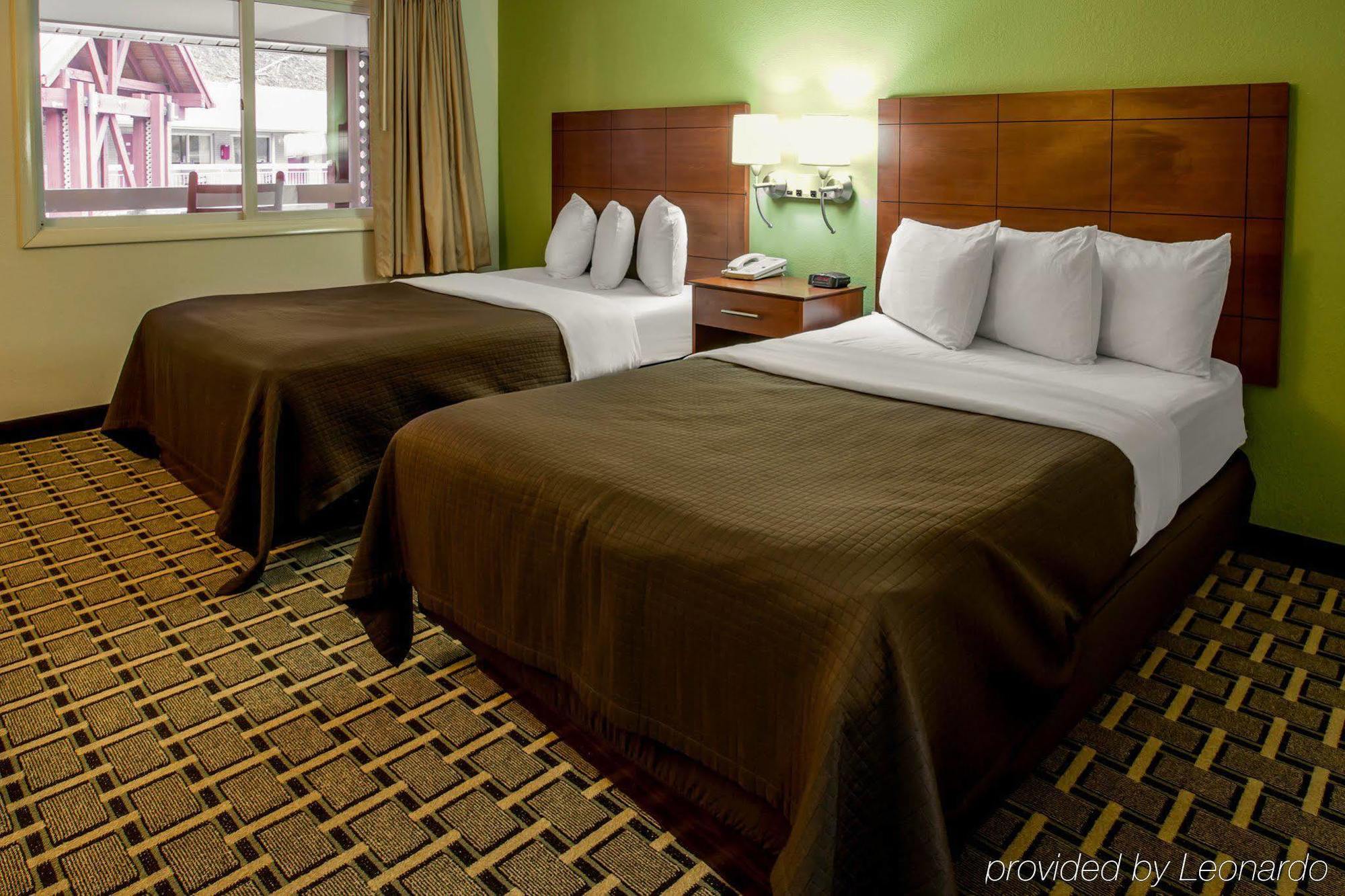 Econo Lodge Cherokee Near River Park Экстерьер фото