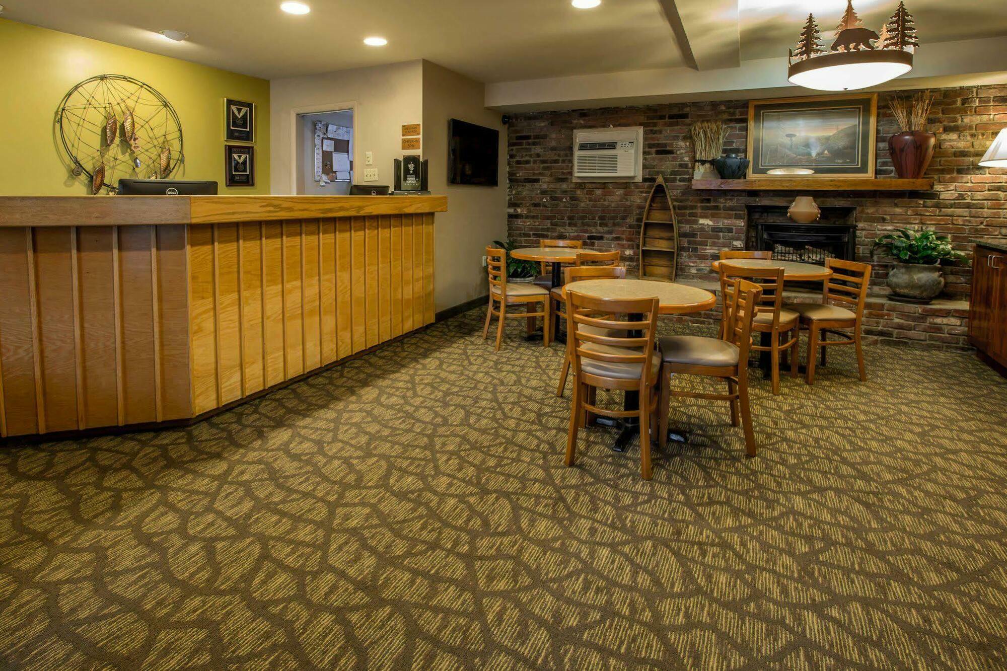 Econo Lodge Cherokee Near River Park Экстерьер фото