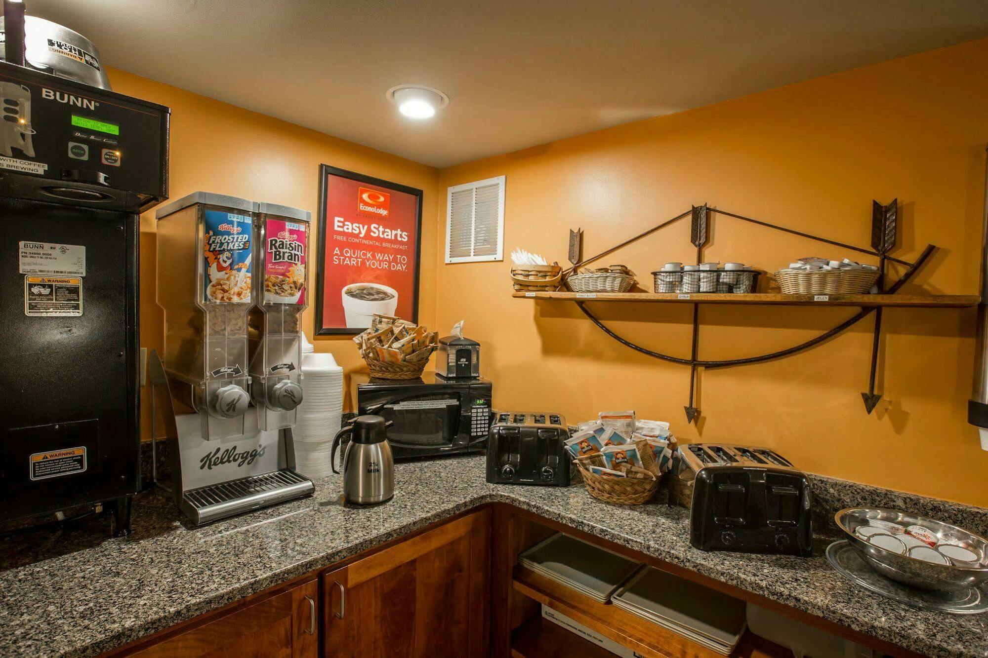 Econo Lodge Cherokee Near River Park Экстерьер фото