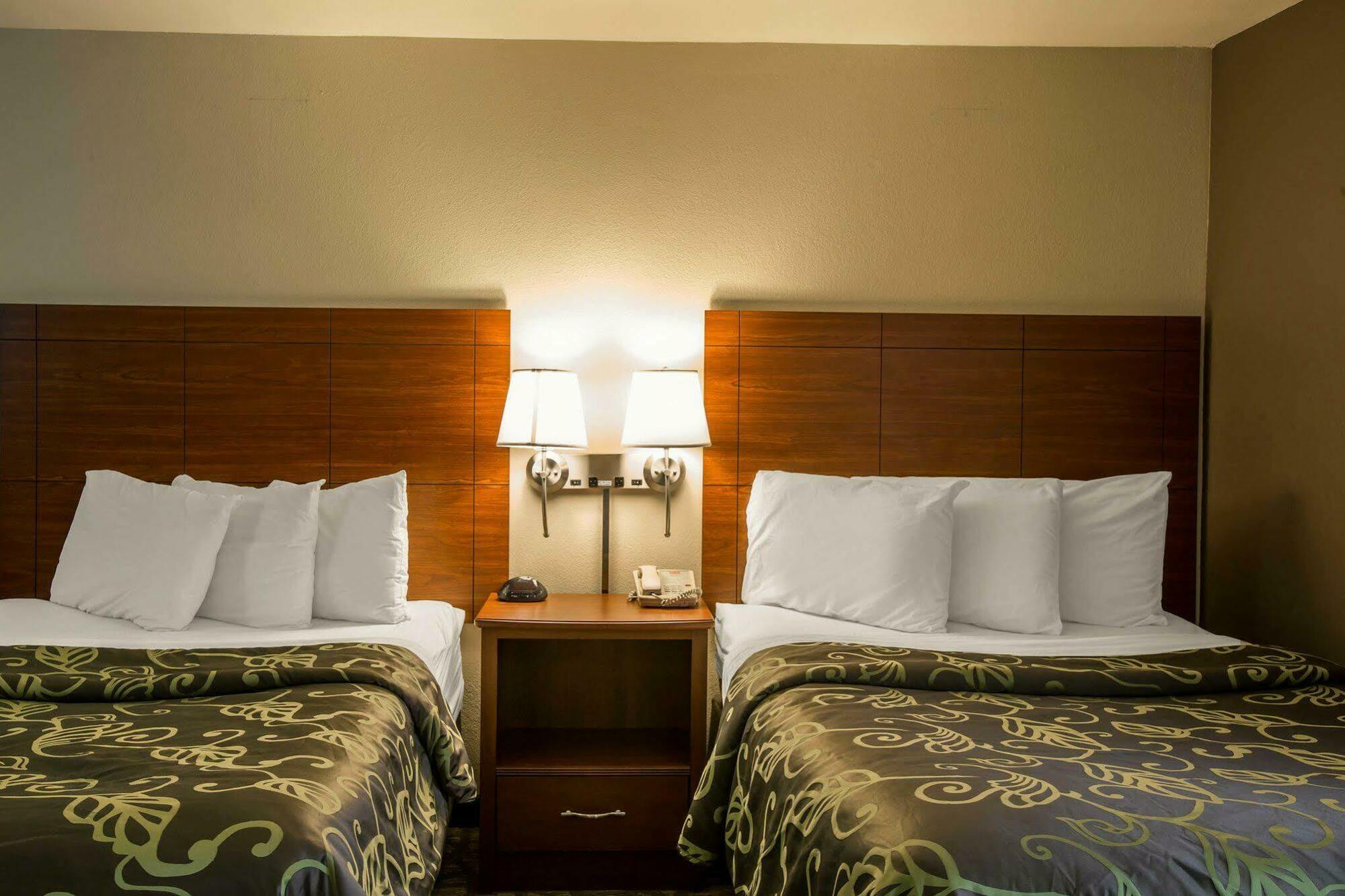 Econo Lodge Cherokee Near River Park Экстерьер фото